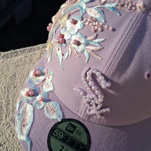 New Era 59FIFTY custom cap brand new, lilac with floral embroidery