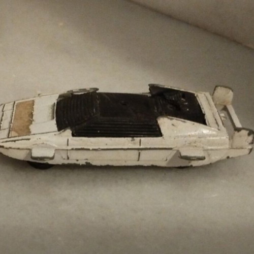 Corgi Juniors 007 Underwater Lotus Esprit 1:64 diecast car used, vintage 1976 with broken roof