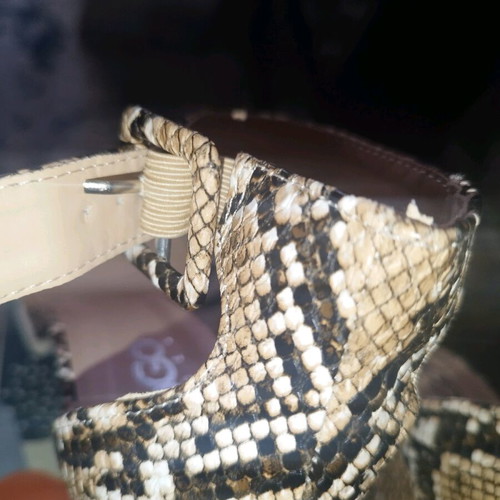 GoGo Shoes sandals with buckle and thick heel like new, size 37