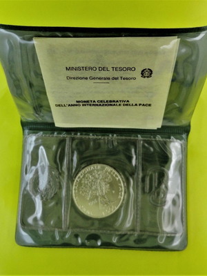 Italy 500 lire 1986 coin "International Year of Peace" new in packaging