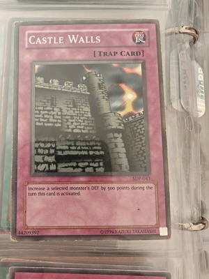 Yu-Gi-Oh card Castle Walls like new