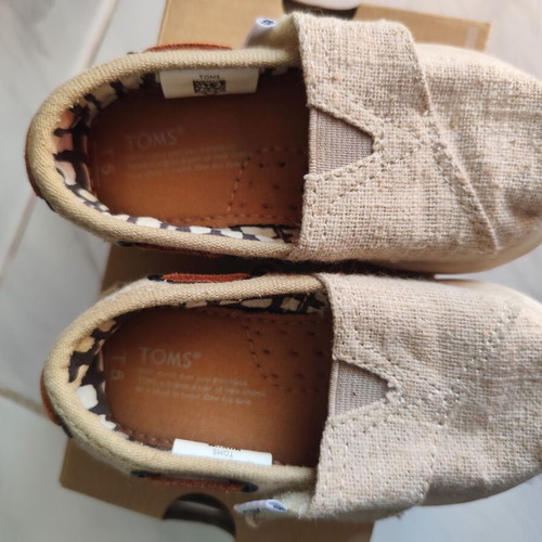 Toms kids espadrilles beige size 21 like new