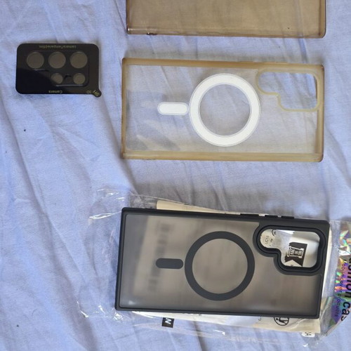 Galaxy S22 Ultra phone cases and camera protector, black new