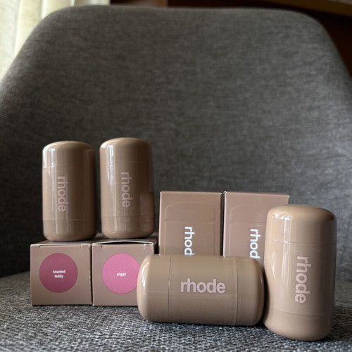 Rhode Pocket Blush new unused