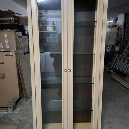 Showcase like new, height 196 cm, glass shelves