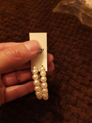 Pearl earrings new, white unused
