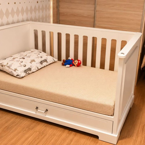 Bellamy Ines Elegant children's bed like new, convertible