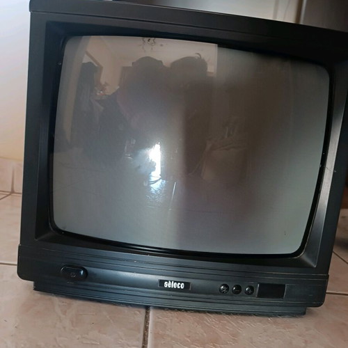 Seleco TV 14 inch used