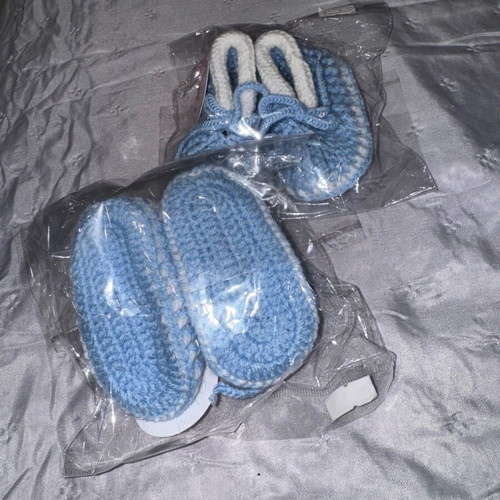 Knitted baby booties new, pair of 2 for newborn