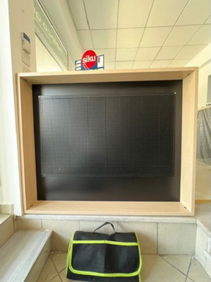 Cash Desk Furniture like new, dimensions 132x30x108 cm