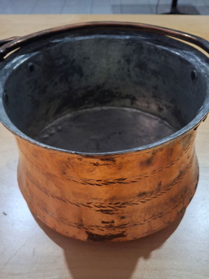 Copper Kazanaki used with engraved ear motif (1930-1945)