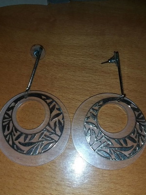 Earrings with plexiglass