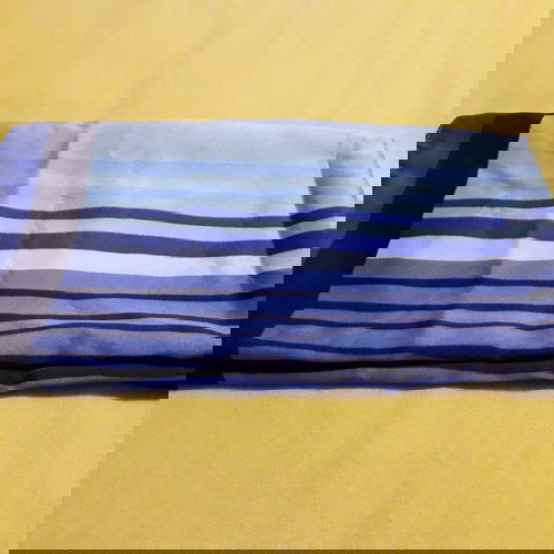 Φουλάρι σε μπλε αποχρώσεις σαν καινούργιο