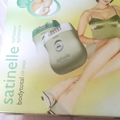 Satunelle Philips shaving machine new
