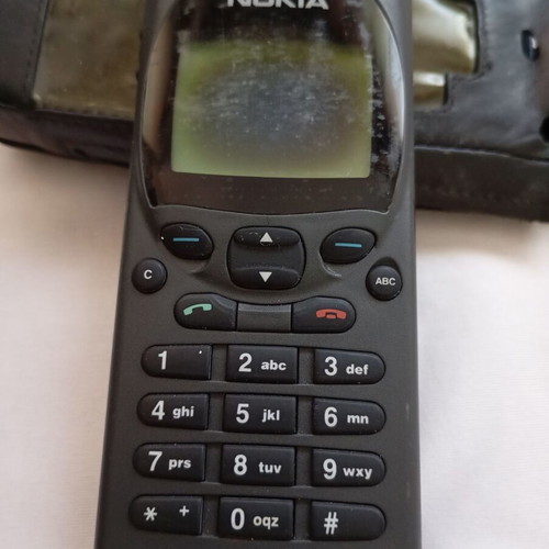 Nokia 2110 (NHE-1XN) vintage retro mobile phone used for parts or repair