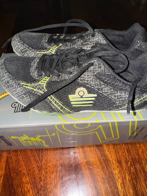 Admiral track spikes shoes size 38 like new, black and green
