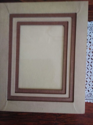 Large photo frame like new, 29×23 inches, tabletop or wall