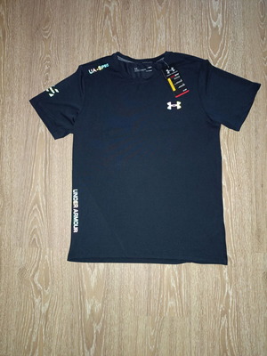 Under Armour reflective t-shirt, black, size M