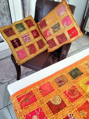 Ινδικό Σετ Patchwork 3 Τεμαχίων με Μεγάλη Τραβέρσα και 2 Μαξιλάρια σαν καινούργιο