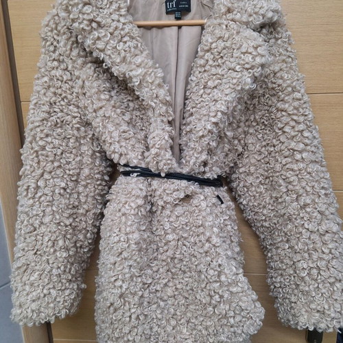 Zara coat like new, beige with belt, size S