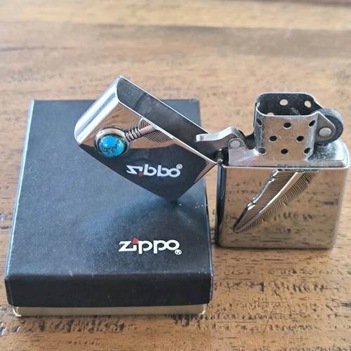 Zippo lighter like new in excellent condition