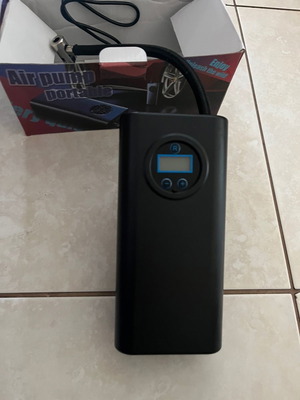 Αεροσυμπιεστής με μπαταρία και USB κατάλληλος για αυτοκίνητο καινούργιος