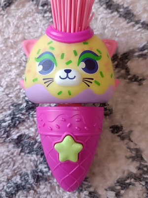 Funky Paws fuchsia toy like new, collectible edition