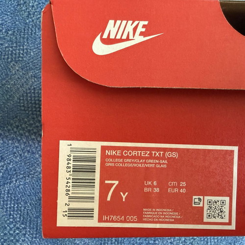 Nike Cortez Textile (GS) women's sneakers size 40