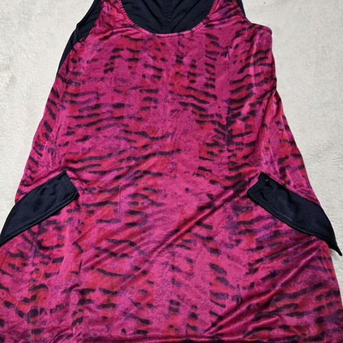 Armani Exchange top like new, size S fits M