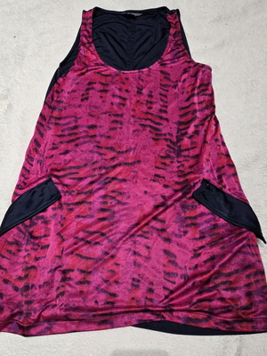 Armani Exchange top like new, size S fits M