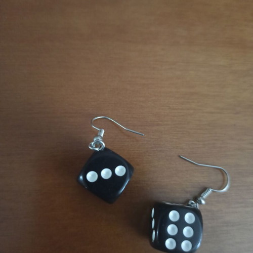 Dice earrings set like new