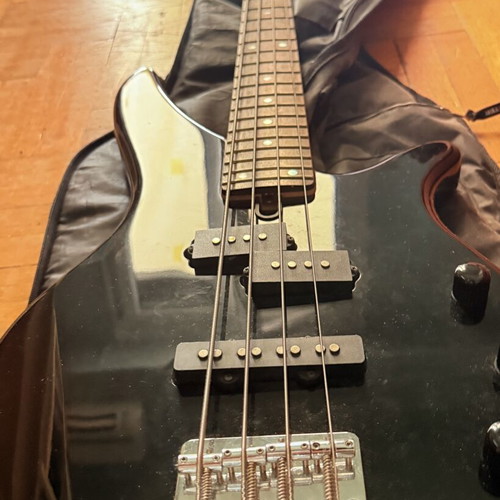 Yamaha RBX170 bass guitar used with Ritter bass bag and IMT-202 metronome