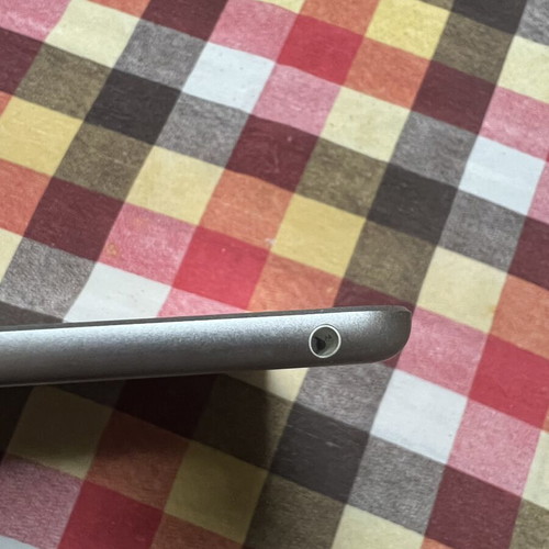 iPad 5th Generation 2017 with Retina display, 32GB, leather case