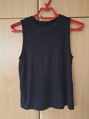 Stradivarius black ribbed sleeveless top used, size M