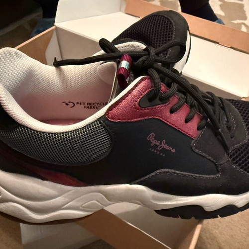 Pepe Jeans women's athletic shoes size 39 like new