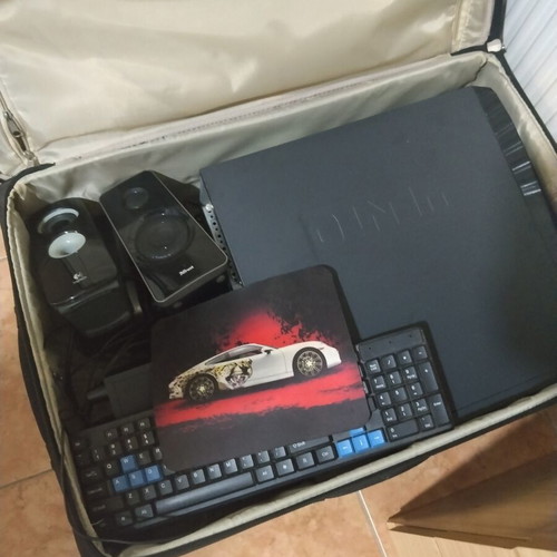 Vendo desktop computer with camera, 4 speakers and woofer