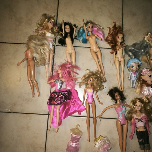 Barbie dolls used, pack of 21 assorted