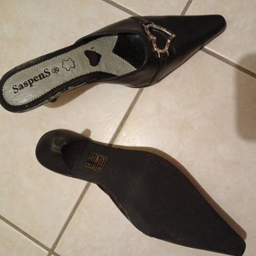 Saspens black leather mules with heart buckle, size 38