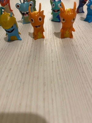 Slugterra Jakks figures used, set of 12 authentic