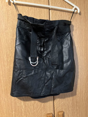 Attrattivo leather skirt size M like new, black