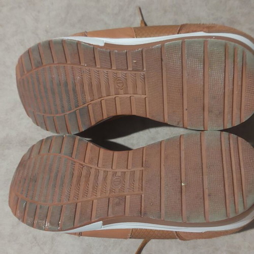 Women's sneakers with heel camel color like new, size 41