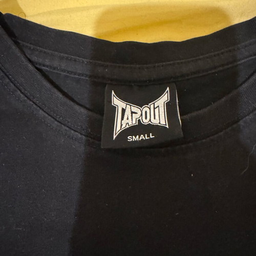 Tapout T-shirt Small used, black