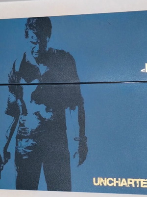 PlayStation 4 Uncharted Edition console used, 1TB, controller and earpiece included