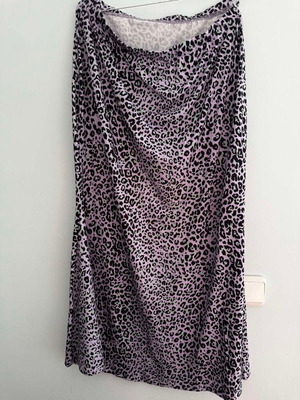 Leopard print set with opening, black and purple