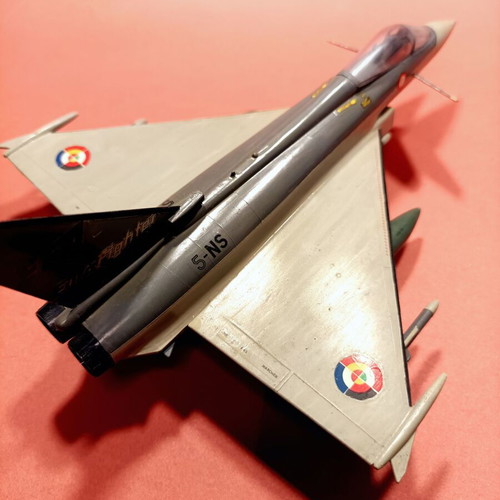 Plastic Eurofighter model 1/72 new, painted and armed