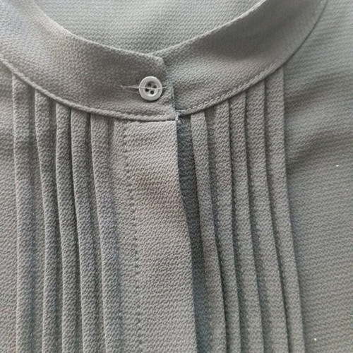Italian crepe shirt slightly fitted like new, black