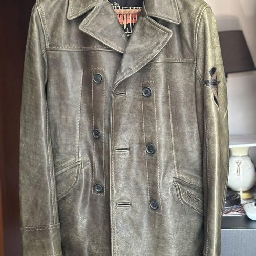 Harley Davidson leather jacket like new, medium size