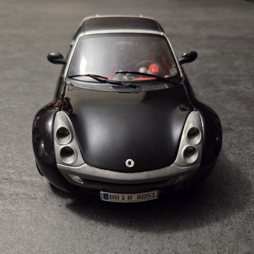 Burago Smart Roadster 2003 diecast metal model 1:18 used