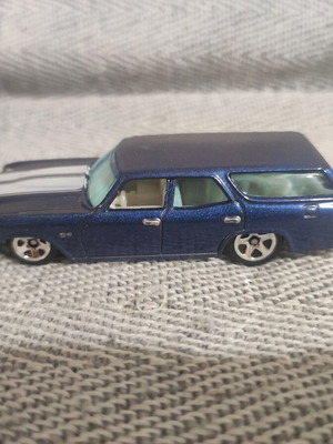 Hot Wheels '70 Chevelle SS Wagon toy car used