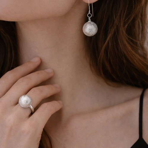 925 Silver Textured Ball Jewelry Set with Ring and Drop Earrings like new